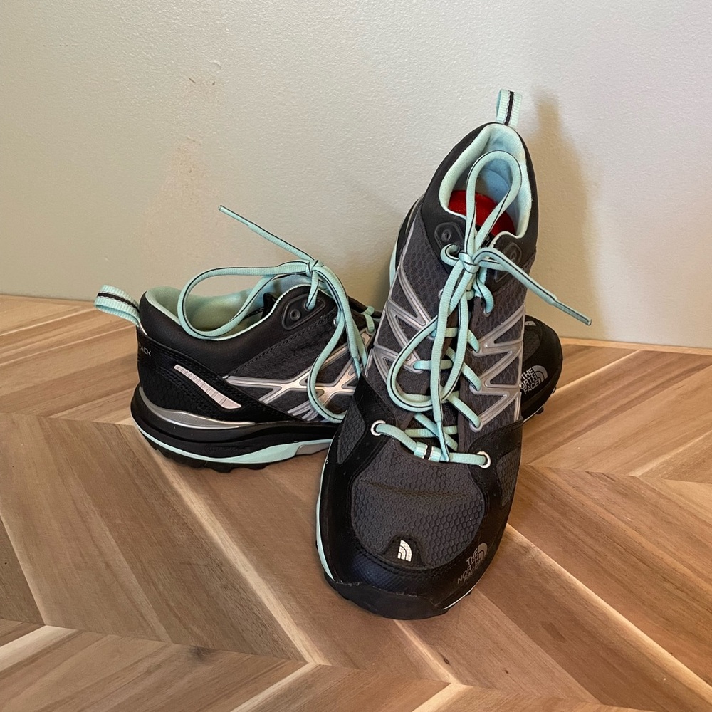Women’s Size 10 North Face Shoes